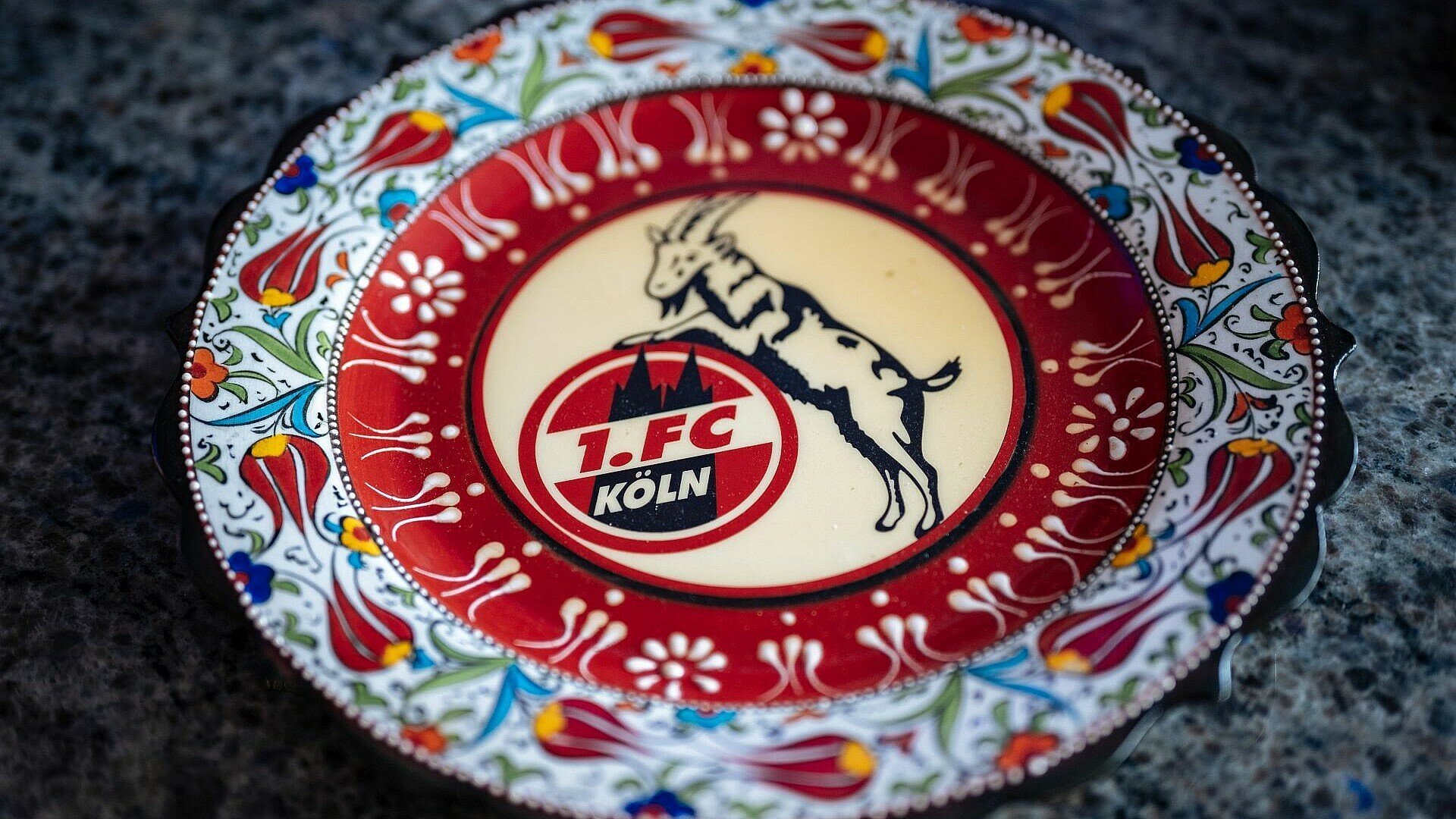 FC-Teller aus der Türkei für Norbert Blums FC-Sammlung in Kalk