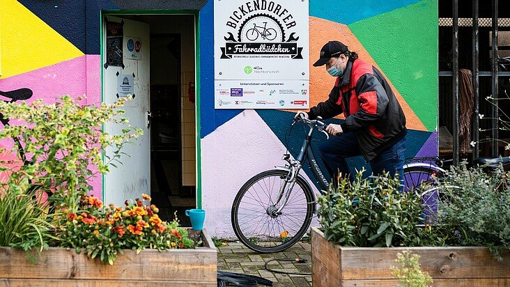 Das Bickendorfer Fahrradbüdchen ist Treffpunkt, Schrauberwerkstatt und Nachbarschaftshilfe