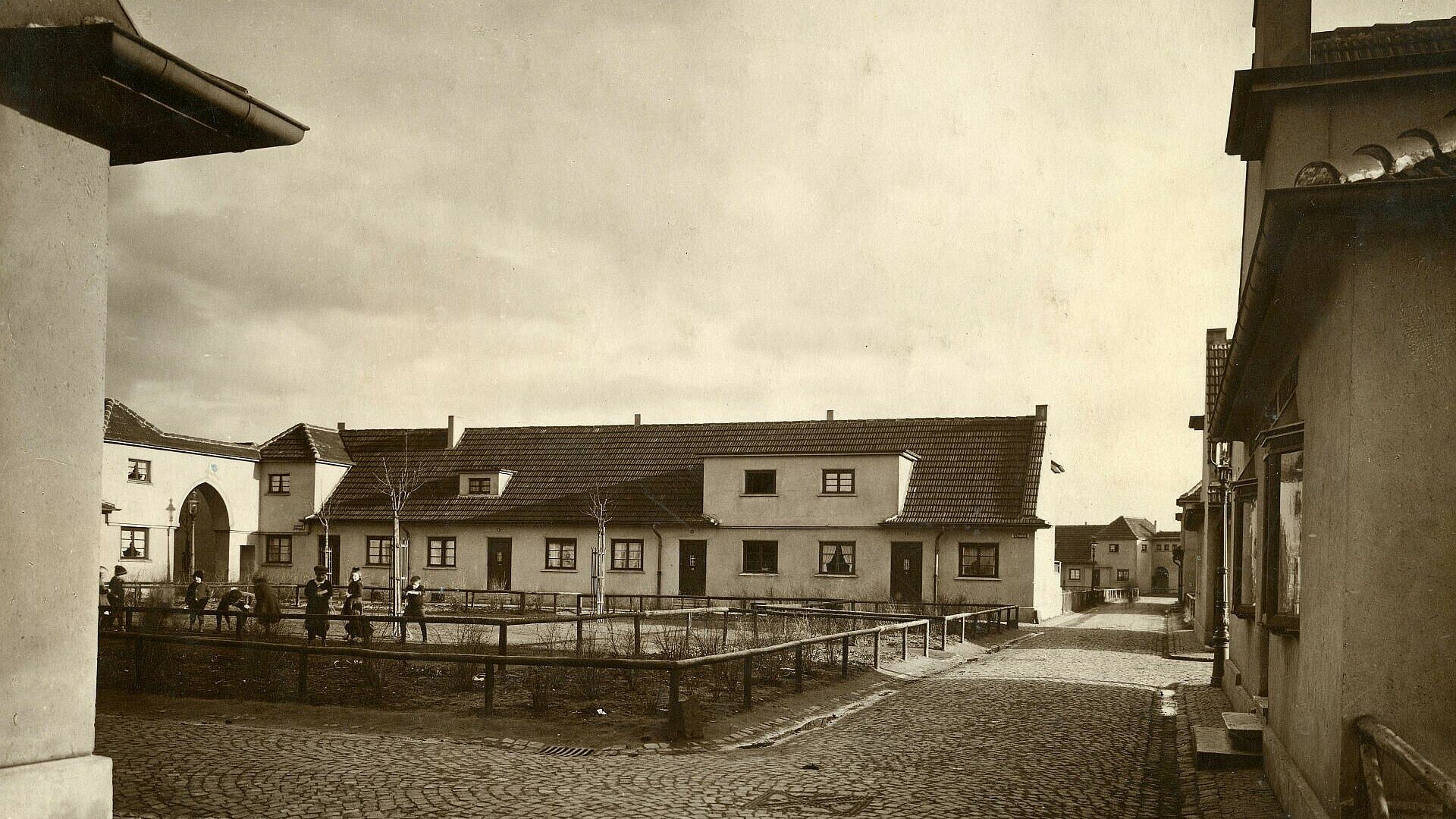 Historisches Bild von Häusern in der Milchmädchensiedlung in Poll