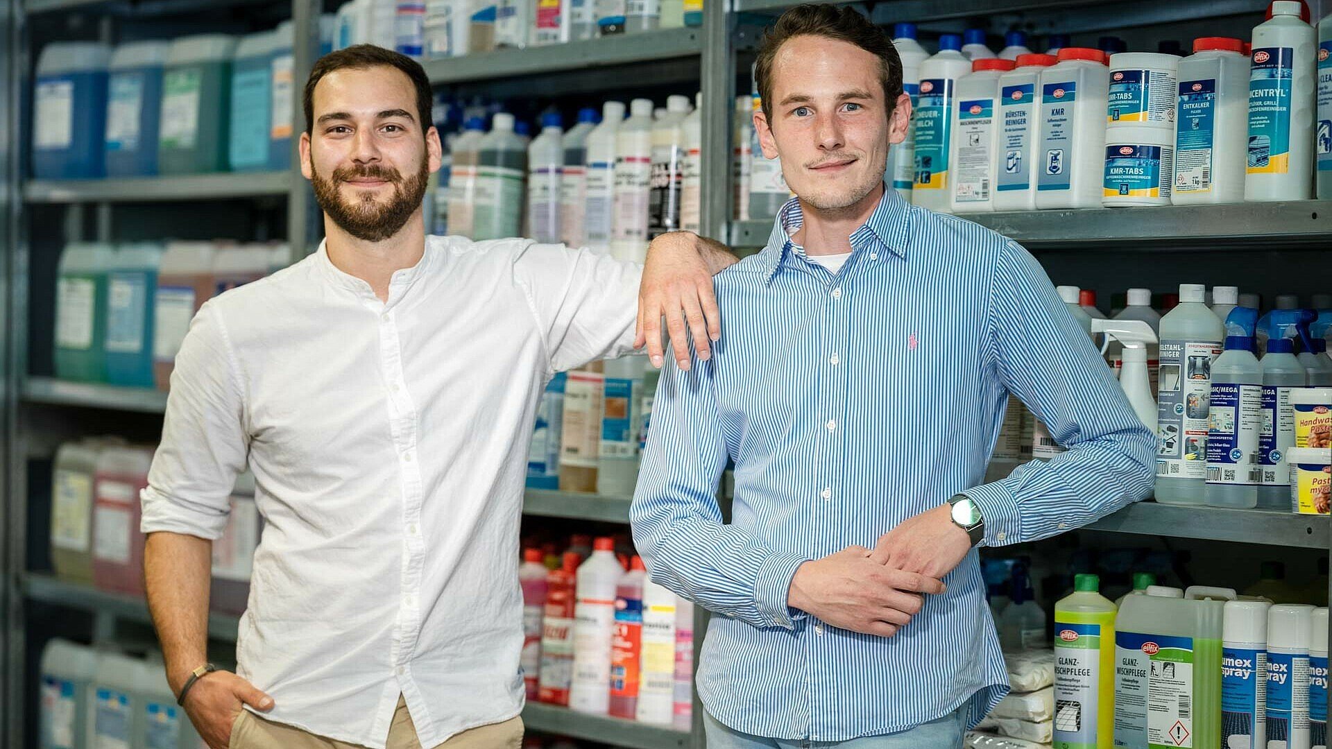Keyvan Shahryary und David Hombach im Kölner Fachhandel für Reinigungsmittel Accent
