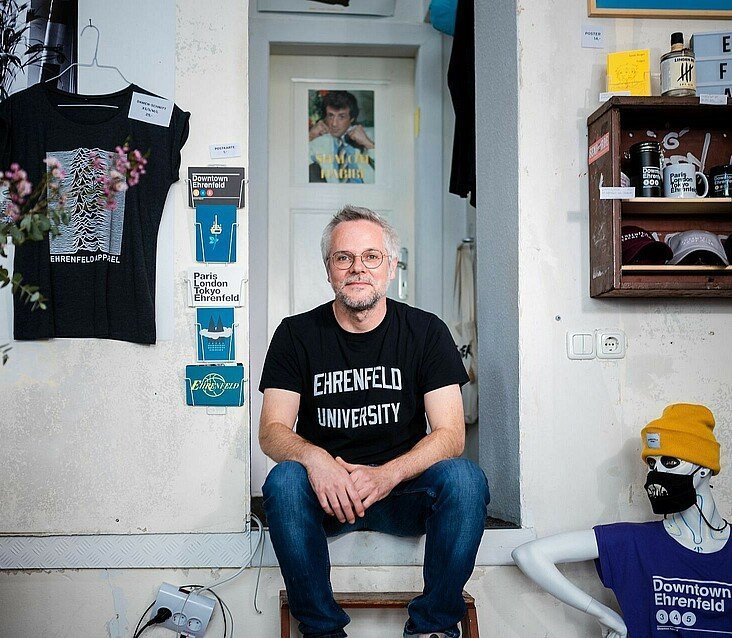 Gründer und Inhaber Paul Kampfmann in seinem Laden „Ehrenfeld Apparel“ in Ehrenfeld 