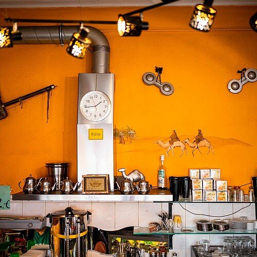 Blick in die Küche im Café Casablanca in Humboldt-Gremberg