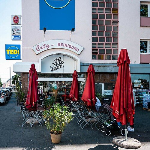 Das Café Alte Wäscherei in Zollstock von außen